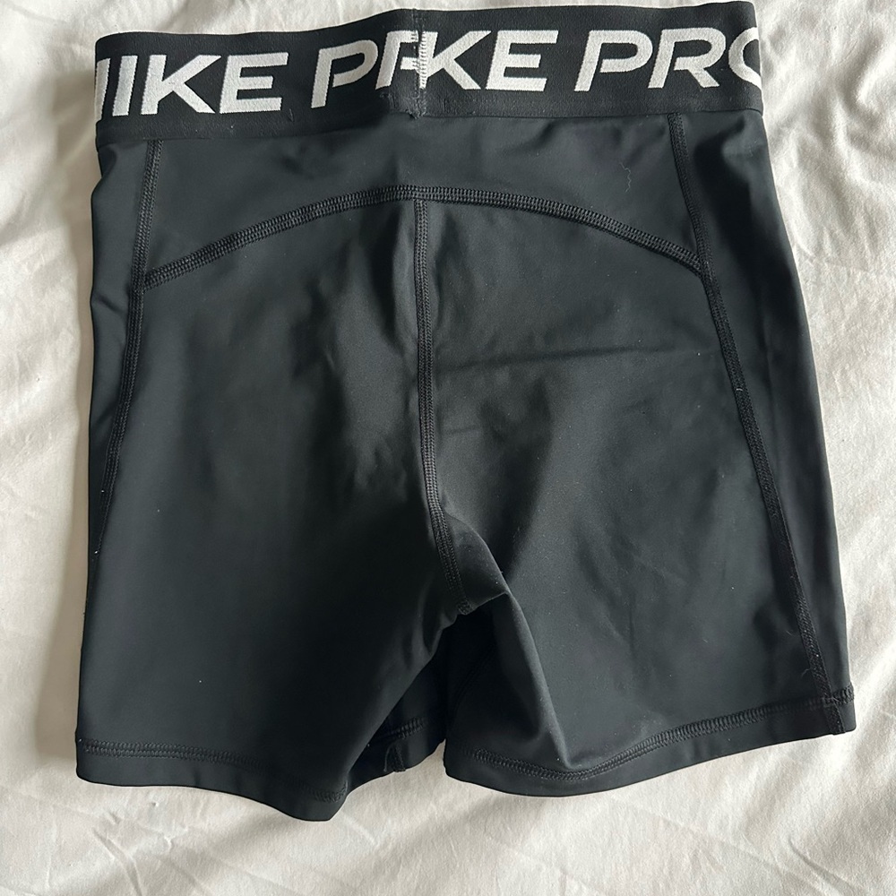 Nike Pro Women's Athletic Black Shorts - Picture 2 of 3